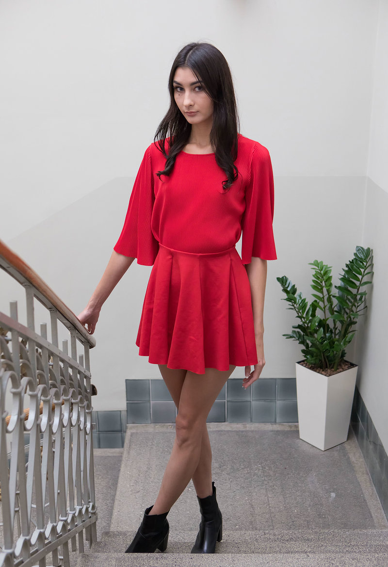 Рената, 25